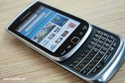 แรกสัมผัส BlackBerry Torch 9810 ส่วนผสมที่ลงตัวของ Touch และ Type