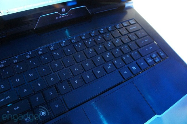 Compal QAV20 สุดยอดตัวต้นแบบ Ultrabook–Tablet แห่งอนาคต