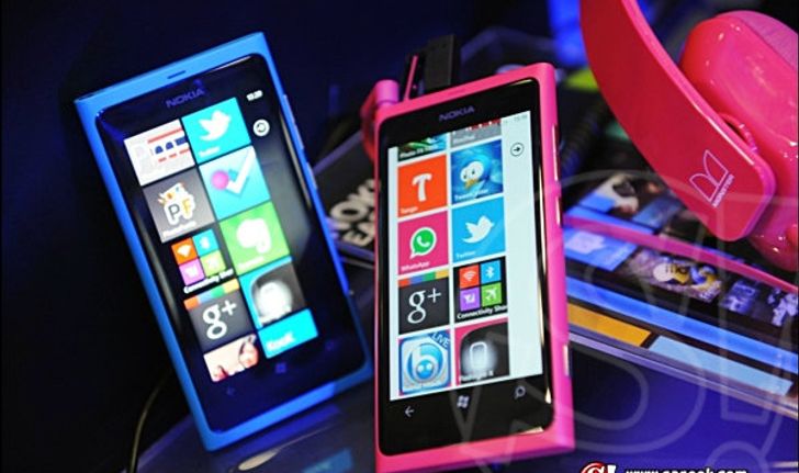 Nokia Lumia 800 โชว์โฉมแล้ววันนี้