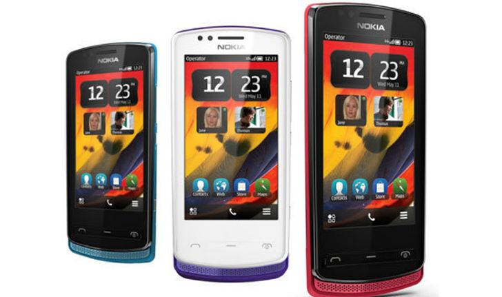 Nokia 700 สมาร์ทโฟน Symbian ขนาดกะทัดรัด