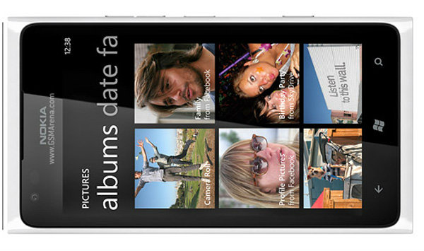 Nokia Lumia 900 สมาร์ทโฟนที่ดีที่สุด?
