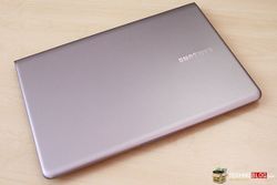 รีวิว Samsung Series 5 Ultra : อัลตร้าบุ๊ค (Ultrabook) ระดับกลาง