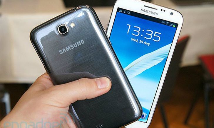 เทียบ Samsung Galaxy Note 2 กับ Note รุ่นแรก