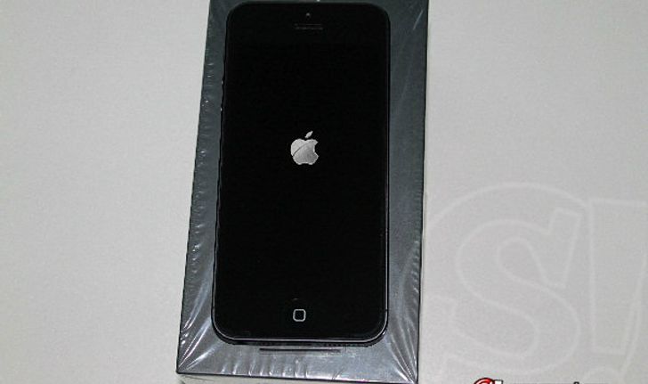 2 ค่ายใหญ่เตรียมจัดงานเปิดตัว iPhone 5 คืนนี้