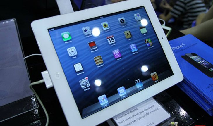 iPad mini และ iPad 4 ยังไม่มีจำหน่ายในงาน [Commart Comtech 2012]