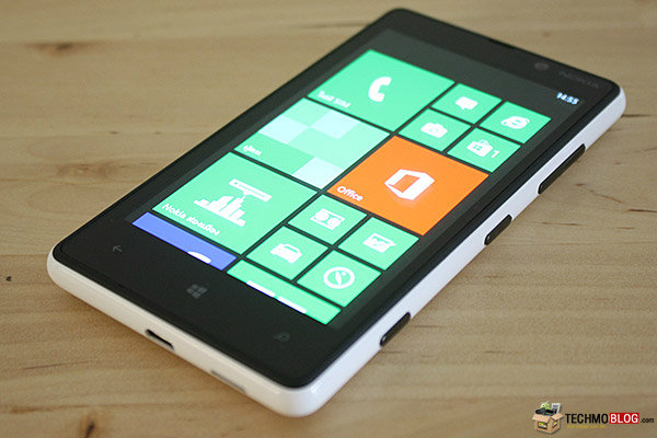 [รีวิว] Nokia Lumia 820 มือถือ Windows Phone 8 สเปคแรง สามารถเปลี่ยนฝาหลังได้ตามใจชอบ