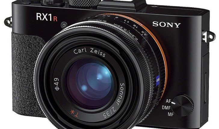 Sony เปิดตัวสองกล้องคอมแพคไฮเอนด์ RX100 II และ RX1R