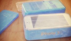 ภาพแพ็คเกจกล่อง iPhone 5C หลุดมาอีกชุด