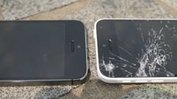 iPhone 5s vs iPhone 5c drop test พลาสติก แข็งแรงกว่า อะลูมิเนียม หรือไม่ ?