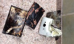 XiaoMi Phone 2S  มือถือจีนระเบิด คากระเป๋า เจ้าของได้รับบาดเจ็บเล็กน้อย