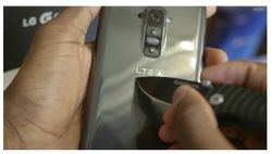 ท้าพิสูจน์! LG G Flex มือถือสุดแกร่งที่ฟันแทงไม่เข้า?