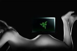 ภาพสาวสวยจากสินค้า Razer