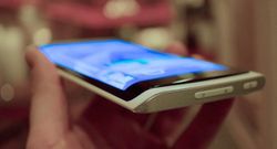 Galaxy Note 4 ใช้หน้าจอโค้งงอแบบ YOUM มองได้ 3 ด้าน
