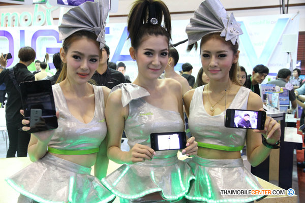 [พาชม] สาวน้อยพริตตี้ ภายในงาน Thailand Mobile EXPO 2014 Hi-End