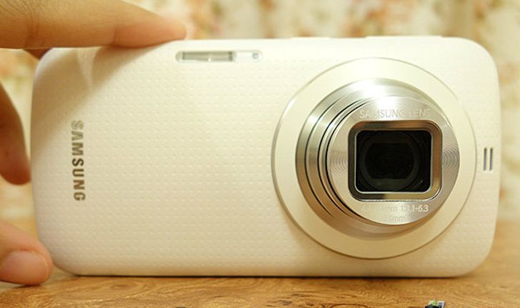 [รีวิว] Samsung Galaxy K Zoom สมาร์ทโฟนกล้องเทพ ความละเอียด 20.7