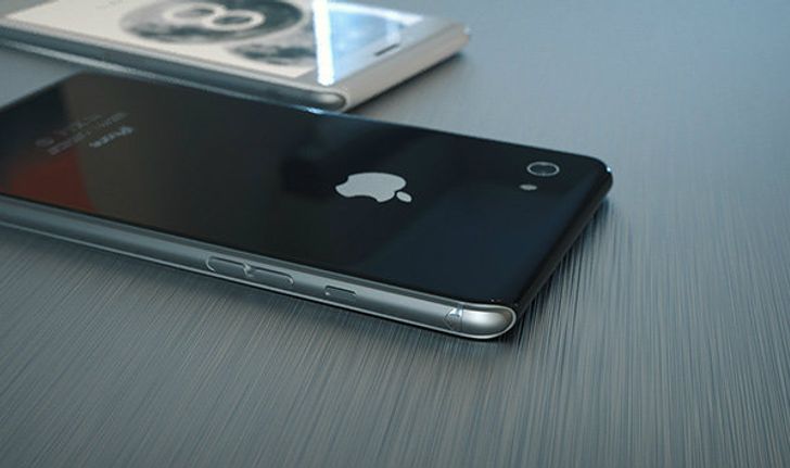 ถ้า iPhone 6 ยังไม่ถูกใจ มาชม iPhone 8 concept กันดีกว่า