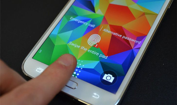ลือ!! Galaxy S6 จะเปลี่ยนมามาใช้ระบบสแกนลายนิ้วมือแบบไอโฟนบ้าง
