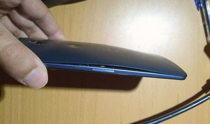 หลุด QC มาได้ไง? ฝาหลัง Nexus 6 ปิดไม่สนิท เพราะแบตเตอรี่บวม
