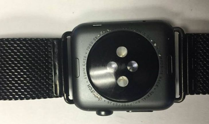 งานเข้า Apple Watch เมื่อสียอดนิยมเจอปัญหาสีลอกร่อน