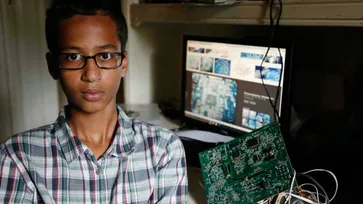 รู้หรือไม่? หนูน้อย Ahmed Mohamed คือใคร? เพราะอะไร Mark Zuckerberg ถึงอยากเจอ