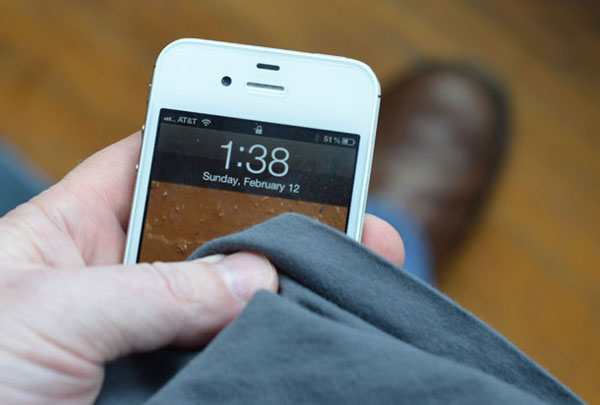 3 วิธีง่ายๆ กับการทำความสะอาด iPhone แบบถูกหลัก และไม่เป็นอันตรายต่อหน้าจอ