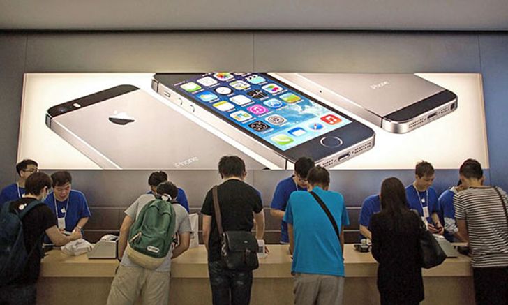 หัวขโมยสวมเสื้อพนักงาน Apple Store ฉก iPhone รวม 86 เครื่องมูลค่ากว่า 2 ล้าน 3 แสนบาท เผ่นหนีลอยนวล