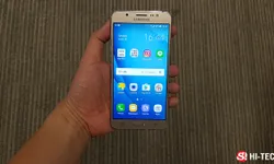 รีวิว Samsung Galaxy J7 Version 2 เพิ่มความหรูและเก่งกับมือถือขวัญใจมหาชน