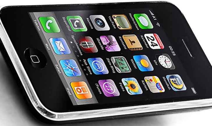 ชายอเมริกันยื่นฟ้อง Apple ข้อหาลอกผลงานมาใช้ใน iPhone พร้อมเรียกค่าเสียหายกว่า 3.5 แสนล้านบาท!