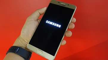 รีวิว Samsung Galaxy A9 Pro Smart Phone ที่เน้นแค่ แรง ใหญ่ และ แบตฯอึด