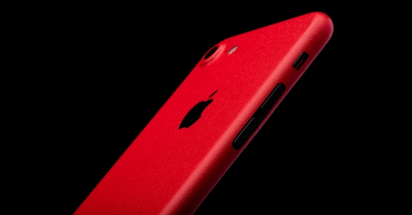 งบไม่แรง ก็เปลี่ยน iPhone เป็นสีแดงใหม่ล่าสุดได้ ด้วยสกินจาก dbrand ในราคาเพียง 310 บาทเท่านั้น!