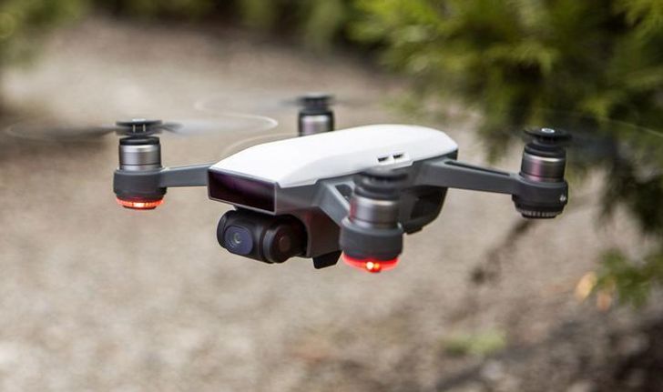 DJI เปิดตัว Spark โดรนไซส์เล็กแสนฉลาด สั่งด้วยมือได้ และถูกมาก