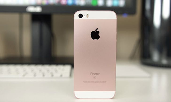 ตัวเล็กตอบโจทย์กว่า ! iPhone SE เป็นสมาร์ทโฟนอันดับ 1 ที่ลูกค้าในสหรัฐฯ พึงพอใจที่สุด