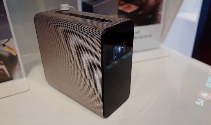 ลองเล่นตัวจริง Sony Xperia Touch สมาร์ทโฟนในรูปแบบโปรเจกเตอร์