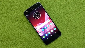 รีวิว Moto Z2 Play มือถือรองท็อปที่เพรียวบางและราคาเอื้อมถึง