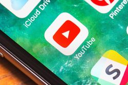 YouTube ของ iOS อัปเดทใหม่ สตรีมเกมสดๆ ได้ในตัว