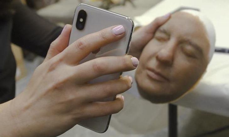 เสียเงินแค่  5,000 บาท ก็สามารถ “หลอก” Face ID ของ iPhone X ได้สำเร็จ
