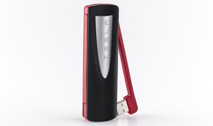 Tesla เปิดตัว Power Bank ชาร์จไฟของมือถือแบบพกพา ดีไซน์เก๋