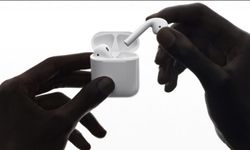 สื่อนอกเผย Apple พัฒนา AirPods รุ่นใหม่พร้อมคุณสมบัติกันน้ำ-สั่งการด้วย Siri ได้แล้ว