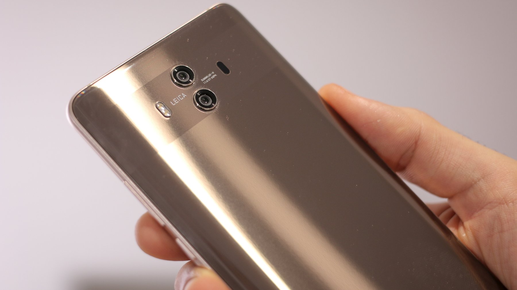 "Huawei Mate 20 Pro" จะมาพร้อมกับแบตเตอรี่ที่มากที่สุด!