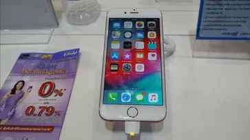 พาชมโปรโมชั่นที่บูธ dtac ก็ดุเมื่อซื้อ iPhone 8 แถม iPhone 6 ทันที