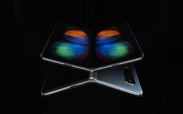 Samsung โต้ "Samsung Galaxy Fold" ดีไซน์เจ๋งกว่า "Huawei Mate X" เห็นๆ!