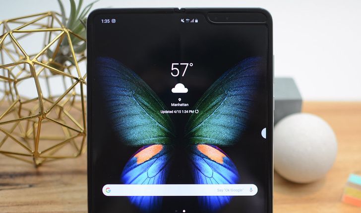 พาชำแหละ Samsung Galaxy Fold มีอะไรอยู่ใต้หน้าจอพับนั้น!