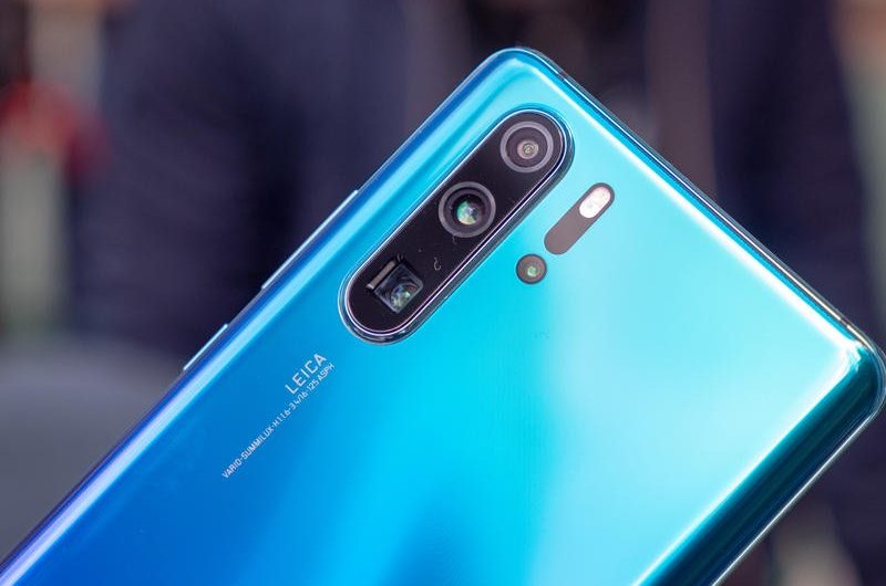 แกะเครื่องดูกล้อง Huawei P30 Pro ไม่พบ Leica แม้แต่ชิ้นเดียว!