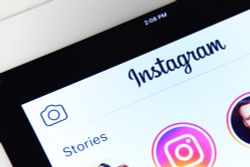 Instagram เพิ่มฟีเจอร์แสดงเนื้อเพลงผ่านสติกเกอร์ Music และปรับ Font ได้