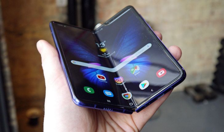 แหล่งข่าววงในเผย Samsung เตรียมปล่อยสมาร์ตโฟนพับจอได้ Galaxy Fold สู่ตลาดเร็วๆ นี้