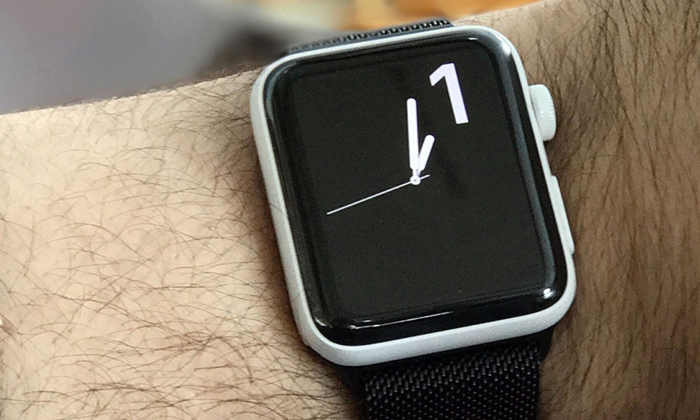Apple Watch รุ่นใหม่จะมีตัวเรือนที่เป็นไทเทเนียมและเซรามิกด้วย