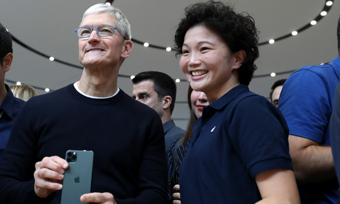 Tim Cook ให้สัมภาษณ์ “เราพยายามทำราคา iPhone ให้ถูกที่สุดเท่าที่ทำได้”