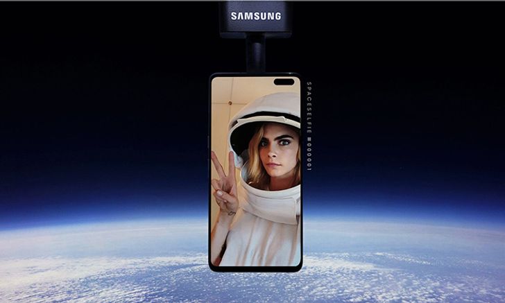 บอลลูนกิจกรรม Space Selfie ของ Samsung ตกลงที่มิชิแกนสหรัฐอเมริกา 