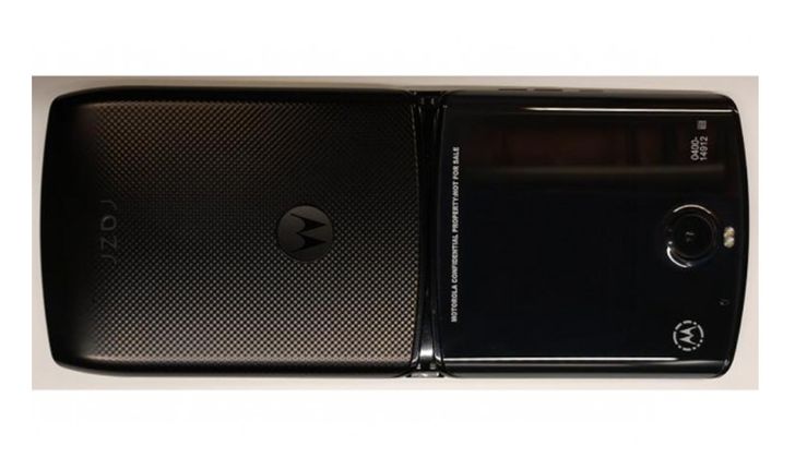 หลุดเครื่องจริง Motorola Razr มือถือฝาพับพร้อมจอเต็ม ก่อนเผยโฉม