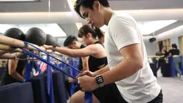 ฟิตบิท ชวน Friends of Fitbit ร่วมวัดอัตราการเต้นหัวใจกับ Versa 2 พร้อมพาออกกำลังแบบบาร์เอ็กเซอร์ไซส์